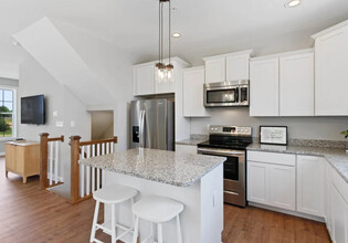 Smith Farm Townhomes in Carlisle, PA - Building Photo - Building Photo