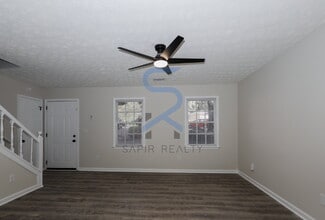 5343 Ridgemere Ct in Stone Mountain, GA - Foto de edificio - Building Photo