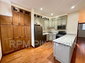 1222 Mimosa Wy in Pittsburgh, PA - Building Photo