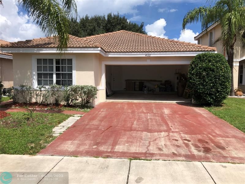 4122 E Silverado Cir in Hollywood, FL - Building Photo