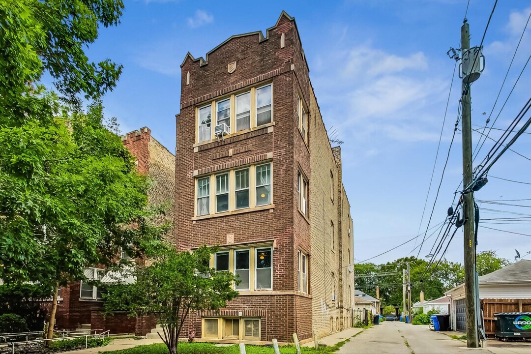 5015 N Springfield Ave in Chicago, IL - Building Photo