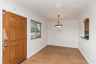 5034 Los Morros Way in Oceanside, CA - Building Photo - Building Photo