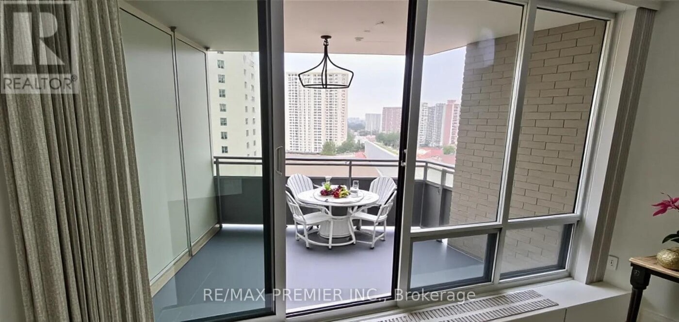 380 Dixon Rd in Toronto, ON - Building Photo