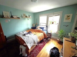 21 Sartwell Ave, Unit 3 in Somerville, MA - Building Photo - Building Photo