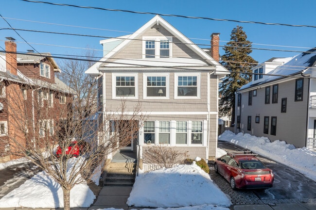 20 Carver Road East in Watertown, MA - Building Photo - Interior Photo