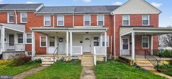 8303 Ridgely Oak Rd in Parkville, MD - Building Photo