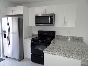 7921 SW 152nd Ave in Miami, FL - Building Photo - Building Photo