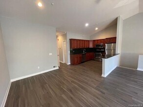 316 Centre Ct in Medford, NY - Building Photo - Building Photo