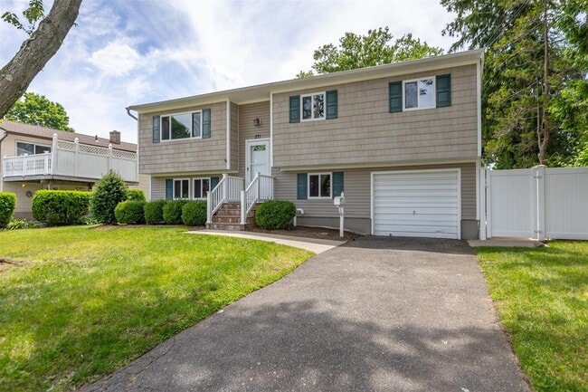 property at 271 6th Ave