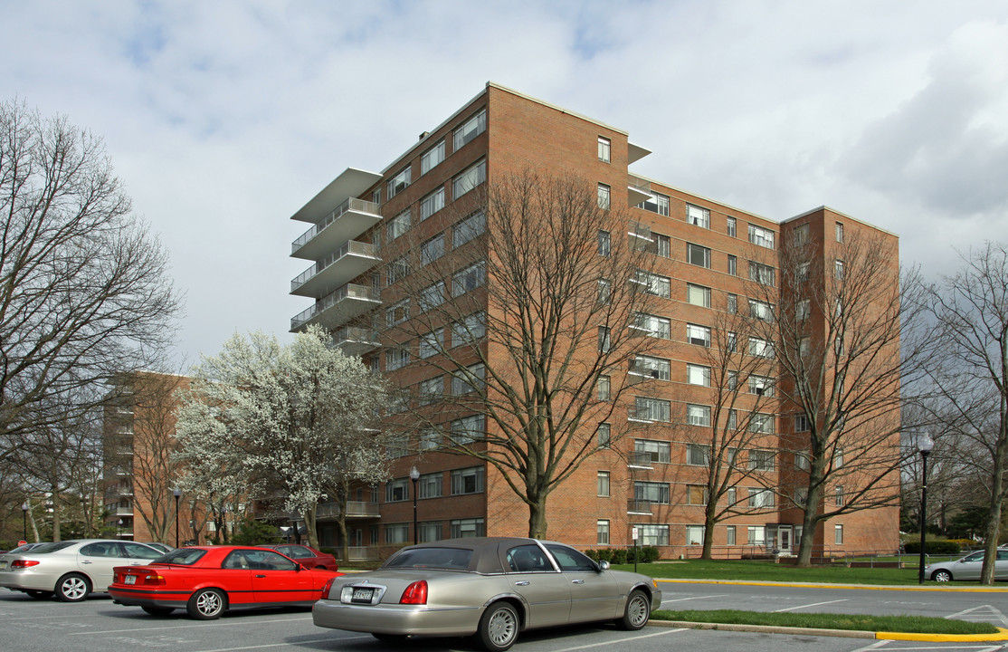 Eleven Slade Apartments in Pikesville, MD - Building Photo