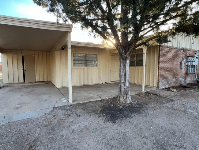 1710 Elkhart Ave, Unit D in Lubbock, TX - Building Photo - Building Photo