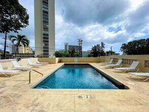 1702 Kewalo St in Honolulu, HI - Foto de edificio - Building Photo