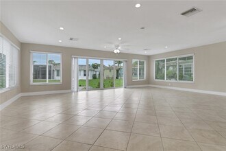38 Knights Bridge Rd in Naples, FL - Building Photo - Building Photo