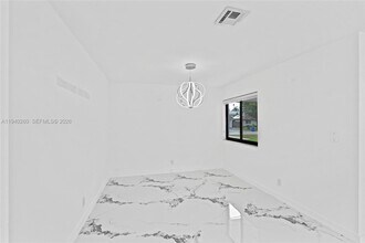 730 SW 95 Terrace in Pembroke Pines, FL - Building Photo - Building Photo