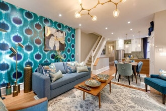 235 Markham St, Unit SI ID1403798P in Toronto, ON - Building Photo - Building Photo