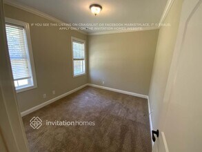 242 Chuckwood Rd in Mooresville, NC - Foto de edificio - Building Photo