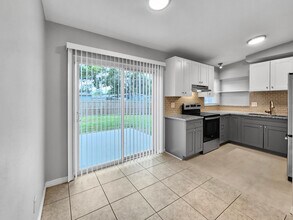 3290 Hillsdale Ave in Largo, FL - Building Photo - Building Photo