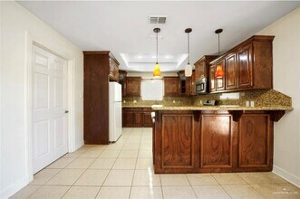 1102 Walnut Ave in McAllen, TX - Building Photo - Building Photo
