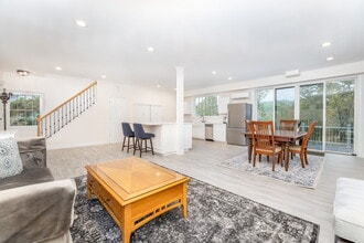 235 White Deer Rocks Rd in Woodbury, CT - Building Photo - Building Photo