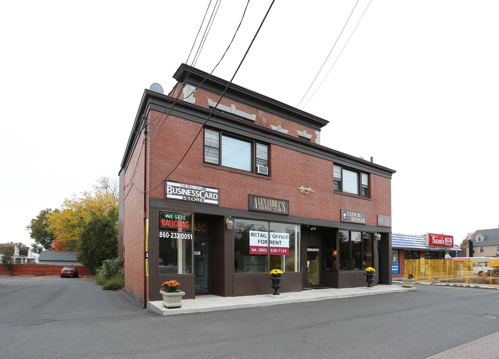 1145-1147 New Britain Ave in West Hartford, CT - Building Photo