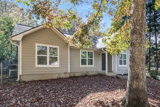 108 Julie Ln in Stockbridge, GA - Building Photo - Building Photo