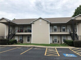 1766 N Gregg Ave in Fayetteville, AR - Building Photo