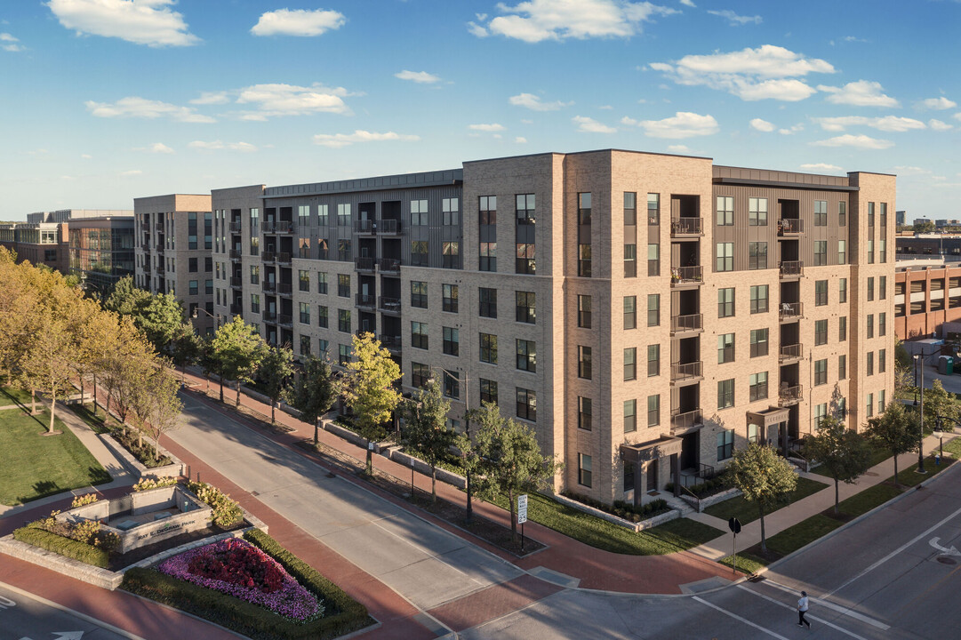 Apartments at the Yard: Devon in Grandview Heights, OH - Building Photo