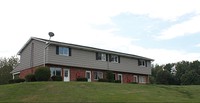 4002-4032 E Shaffer Dr in Aliquippa, PA - Foto de edificio - Building Photo