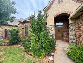 19112 Pinehurst Trail Dr in Edmond, OK - Building Photo - Building Photo
