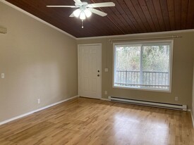 Andrea Manor Apartments in Portland, OR - Foto de edificio - Interior Photo