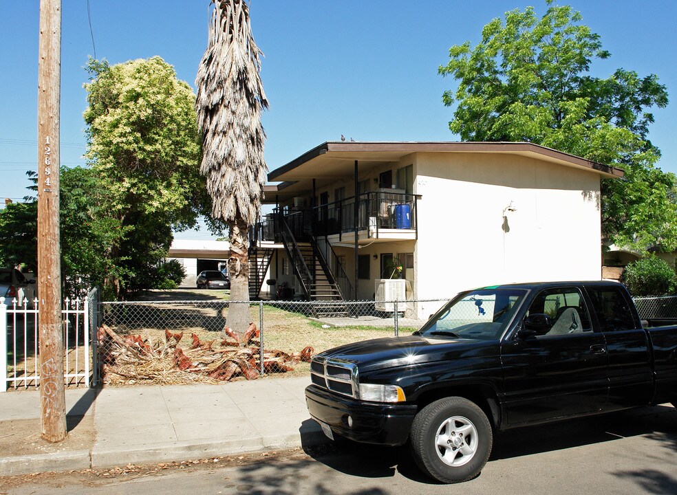 427 N Effie St in Fresno, CA - Building Photo