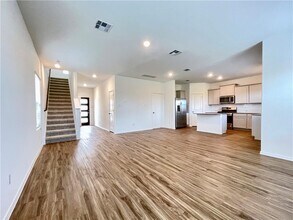 118 Canley Lp in Hutto, TX - Building Photo - Building Photo