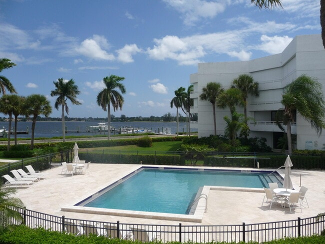 property at 3701 S Flagler Dr