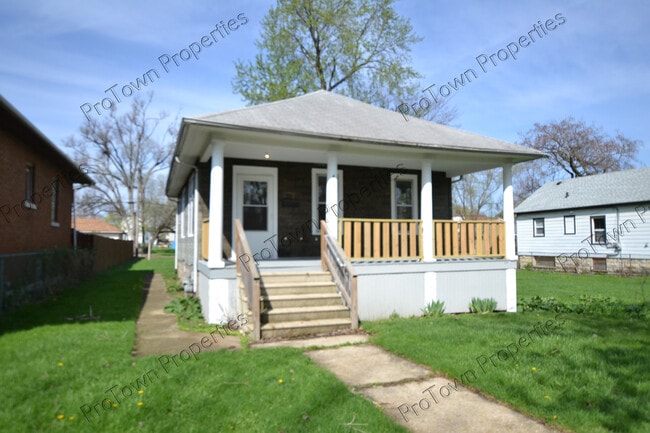 property at 463 S Ottawa St