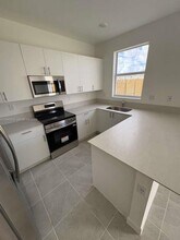 2708 SE 26th Ave in Homestead, FL - Building Photo - Building Photo