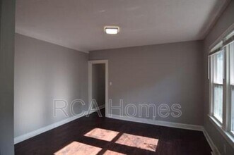 2006 Southeastern Ave in Indianapolis, IN - Building Photo - Building Photo