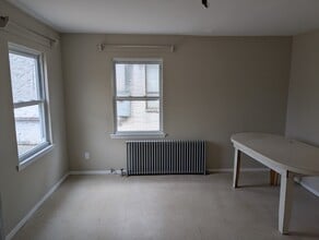 136 Duffy Ave in Hicksville, NY - Foto de edificio - Building Photo