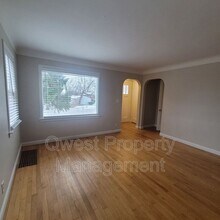 864 Emerald Ave NE in Grand Rapids, MI - Building Photo - Building Photo
