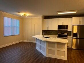 4602 SW 160th Ave, Unit 525 in Miramar, FL - Foto de edificio - Building Photo