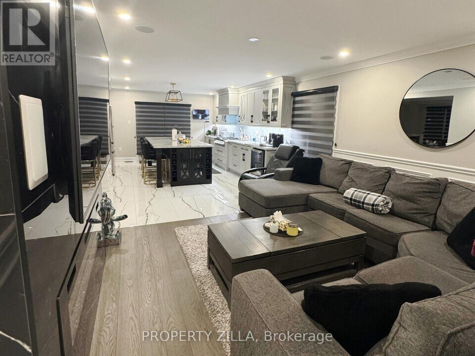 86 Mannel Crescent in Brampton, ON - Building Photo