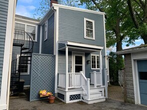 38 Park St in Medford, MA - Foto de edificio - Building Photo