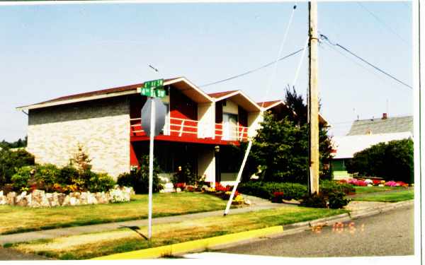 330-334 4th St SW in Puyallup, WA - Building Photo