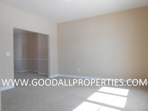 14405 Clearview Ln in Urbandale, IA - Building Photo - Building Photo