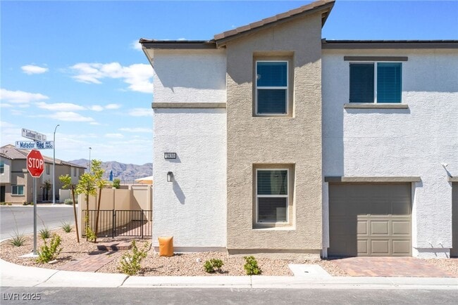 2830 Matador Red Ave