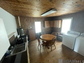 6865 Island Rd in Jarreau, LA - Foto de edificio - Building Photo