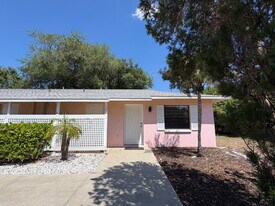 181 Old Englewood Rd in Englewood, FL - Building Photo