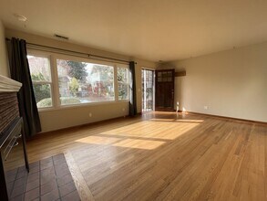 1341 SE Tenino St in Portland, OR - Building Photo - Building Photo