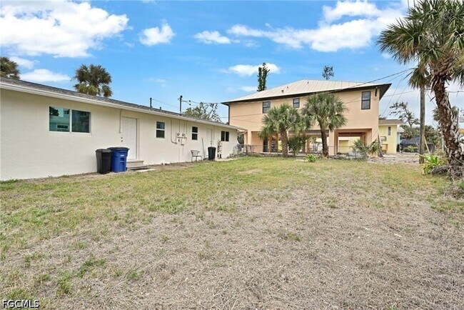 131 Eucalyptus Ct in Fort Myers Beach, FL - Building Photo - Building Photo