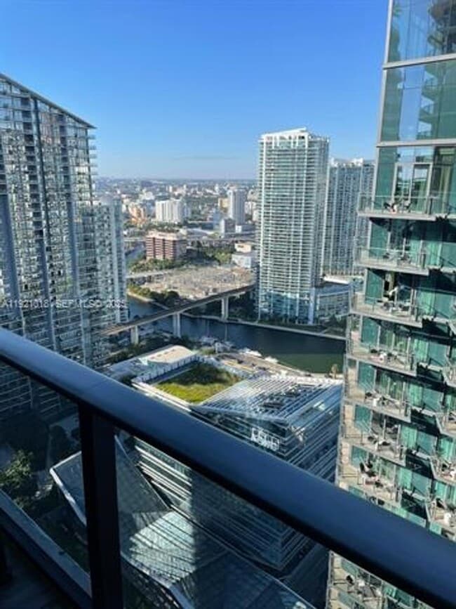 805 S Miami Ave in Miami, FL - Building Photo - Building Photo