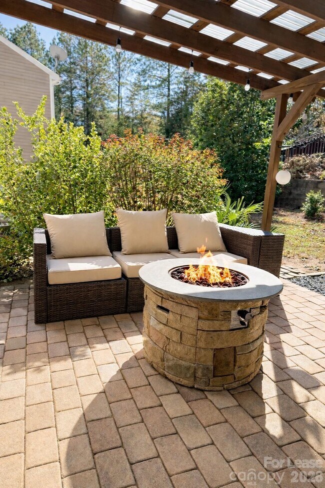 16732 Prairie Falcon Ln in Charlotte, NC - Building Photo - Building Photo